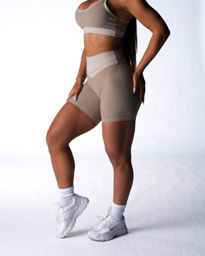 Canvas Aera Form Shorts
