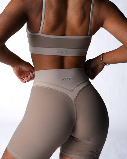 Canvas Aera Form Shorts