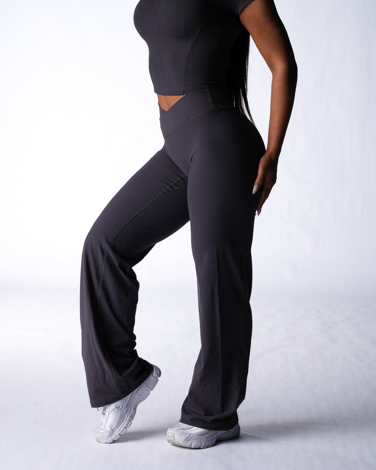 Carbon Aera Straight Leg Pants