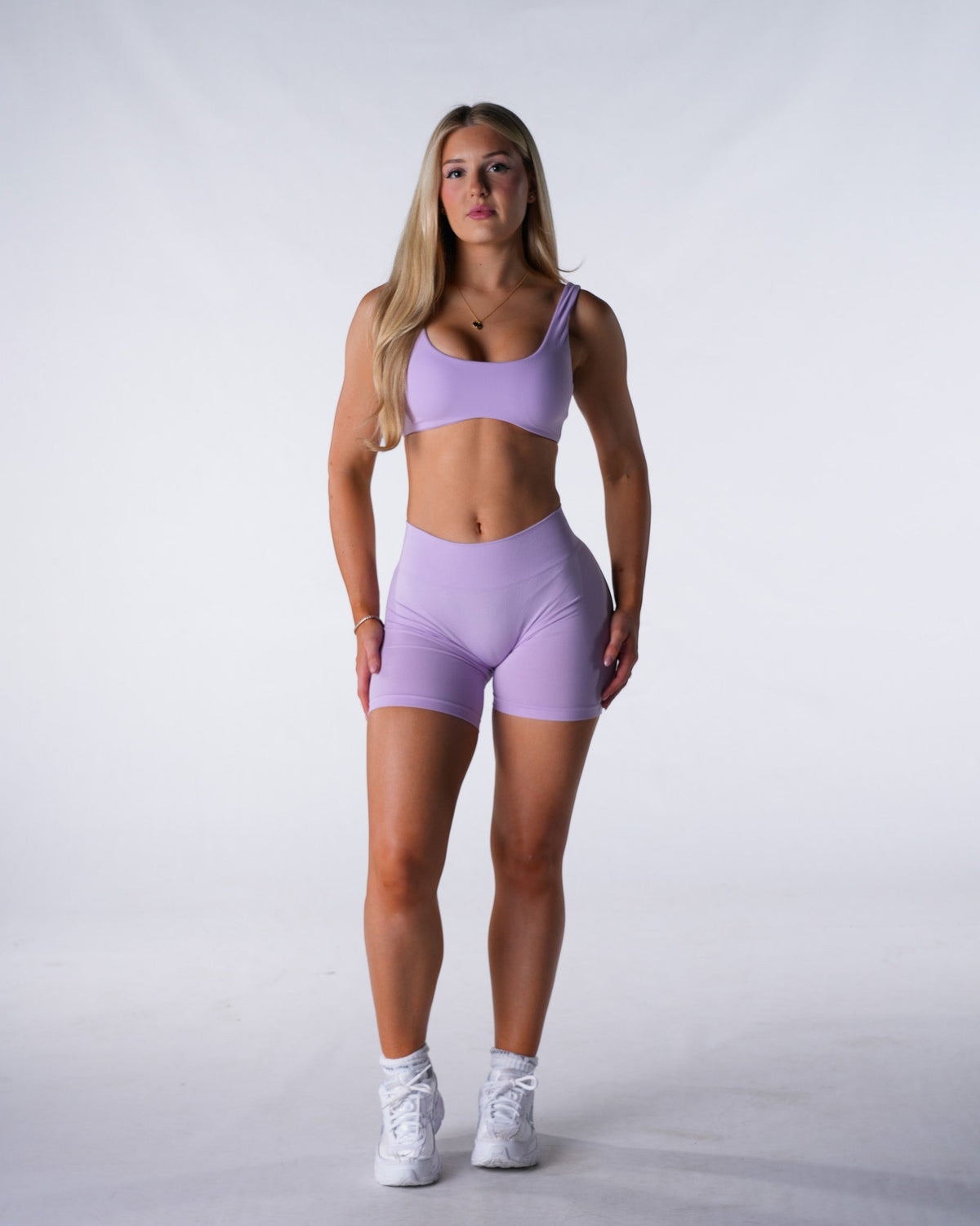 Macaron Mid Rise Contour Seamless Shorts