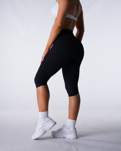 Black AeraLite Capri Leggings
