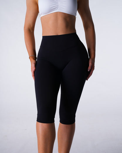Black AeraLite Capri Leggings